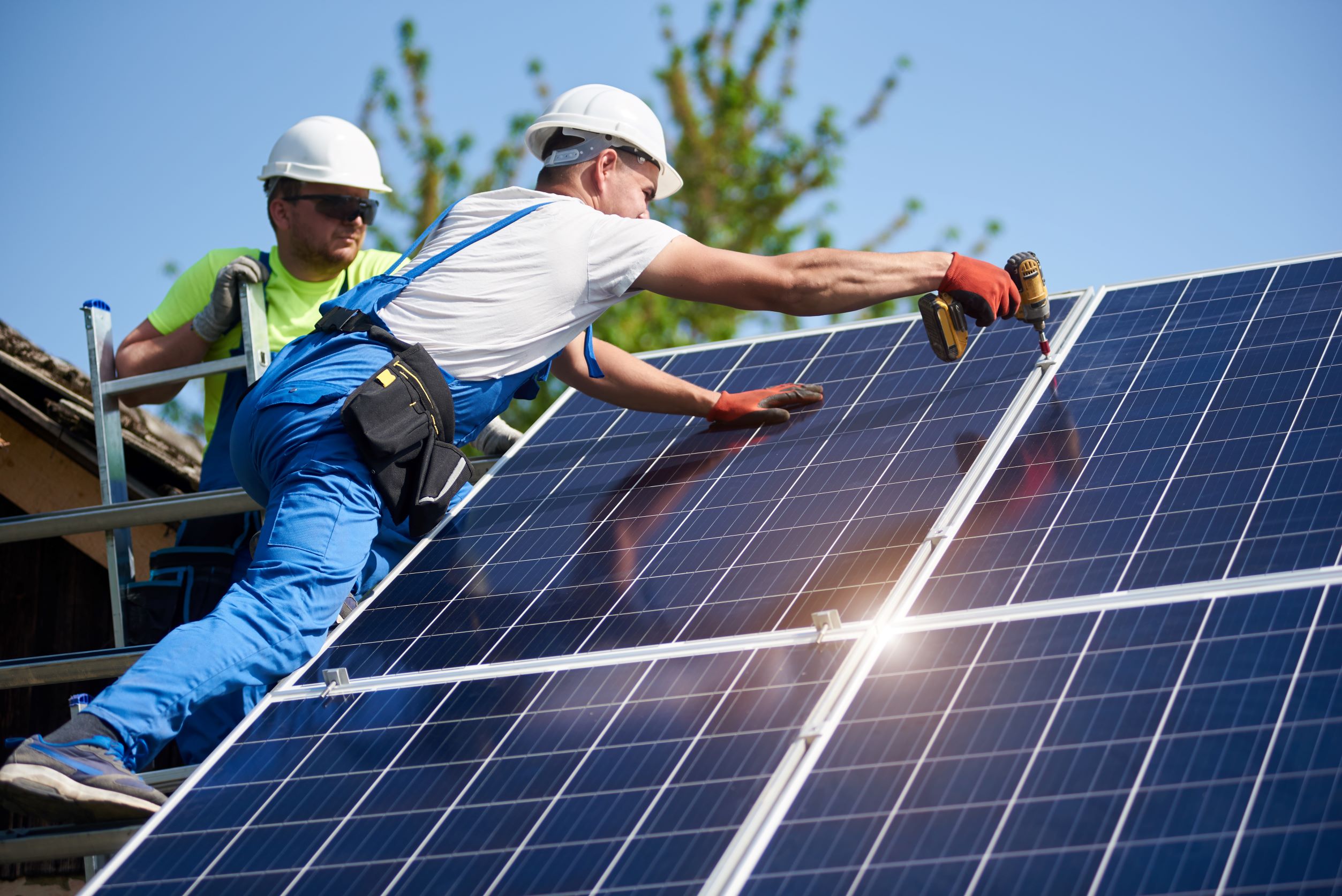 Solar panel installation – finding the right solar installer for you